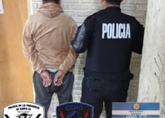 VILLA GOBERNADOR GÁLVEZ: QUISO AGREDIR A LA POLICÍA TRAS UNA DISCUSIÓN FAMILIAR Y TERMINÓ DETENIDO