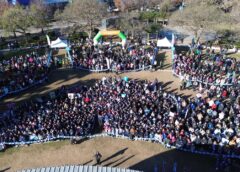 EL ANFITEATRO MUNICIPAL SE VISTIÓ DE CELESTE Y BLANCO PARA LA PROMESA DE LEALTAD A LA BANDERA DE MÁS 1500 NIÑOS Y NIÑAS