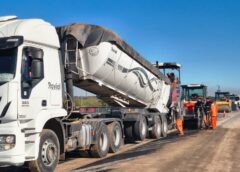 PARA MEJORAR EL ACCESO AL PARQUE INDUSTRIAL DE ALVEAR, LA GESTIÓN DE PULLARO AVANZA CON LA PAVIMENTACIÓN DE CALLE PIEDRABUENA
