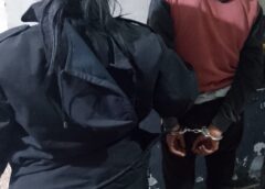 VILLA GOBERNADOR GÁLVEZ: DETUVIERON A UNA JOVEN DE 22 AÑOS TRAS ROBAR UN CELULAR Y ATENTAR CON CAMBIAR SU VESTIMENTA PARA ESCAPAR