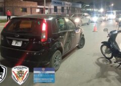 ACCIDENTE DE TRÁNSITO EN V.G.G.: UN MOTOCICLISTA DE 21 AÑOS HERIDO TRAS CHOCAR CONTRA UN AUTO