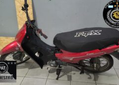 PERSECUCIÓN EN VILLA GOBERNADOR GÁLVEZ TERMINA CON UN JOVEN DETENIDO Y UNA MOTO SECUESTRADA