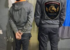 VILLA GOBERNADOR GÁLVEZ: INTENTÓ ESCAPAR POR LOS TECHOS Y FUE DETENIDO OCULTO EN UN CUARTO TRASERO